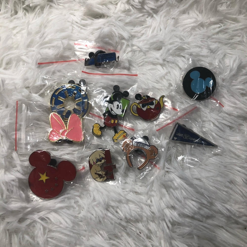 Disney Pin Lot! ❤️🖤💛